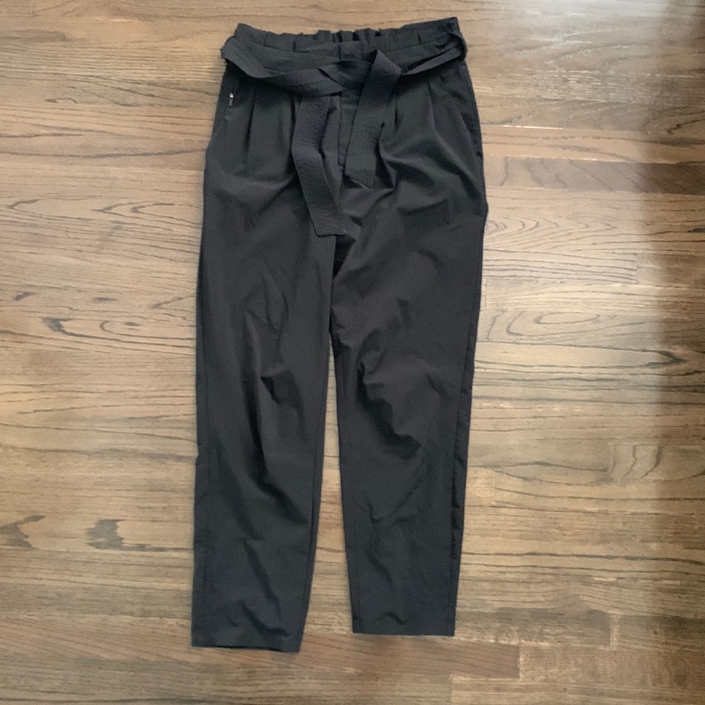 Athleta * black skyline lightweight trouser * size 4